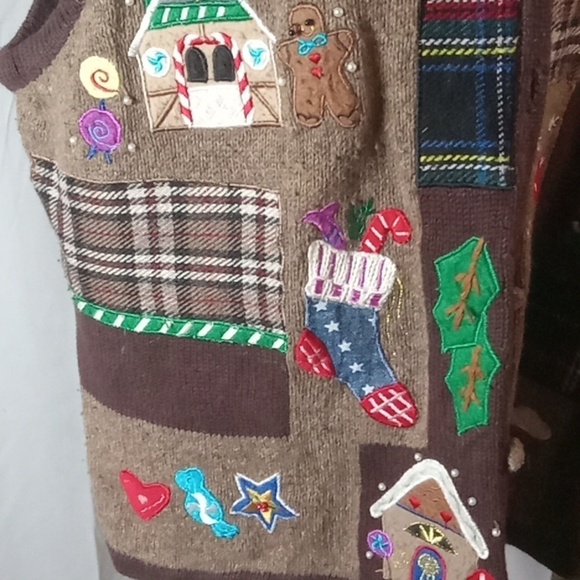 Designers original Christmas vest size extra large - Picture 3 of 9